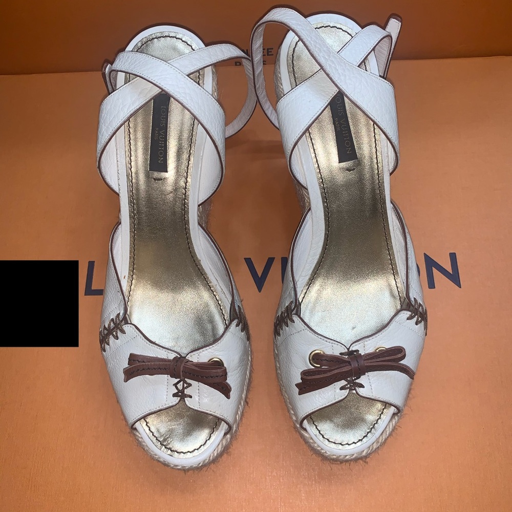 Louis Vuitton Manyara ankle strap Wedge Sandal - Picture 6 of 9
